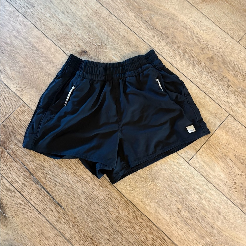 Vuori dash shorts